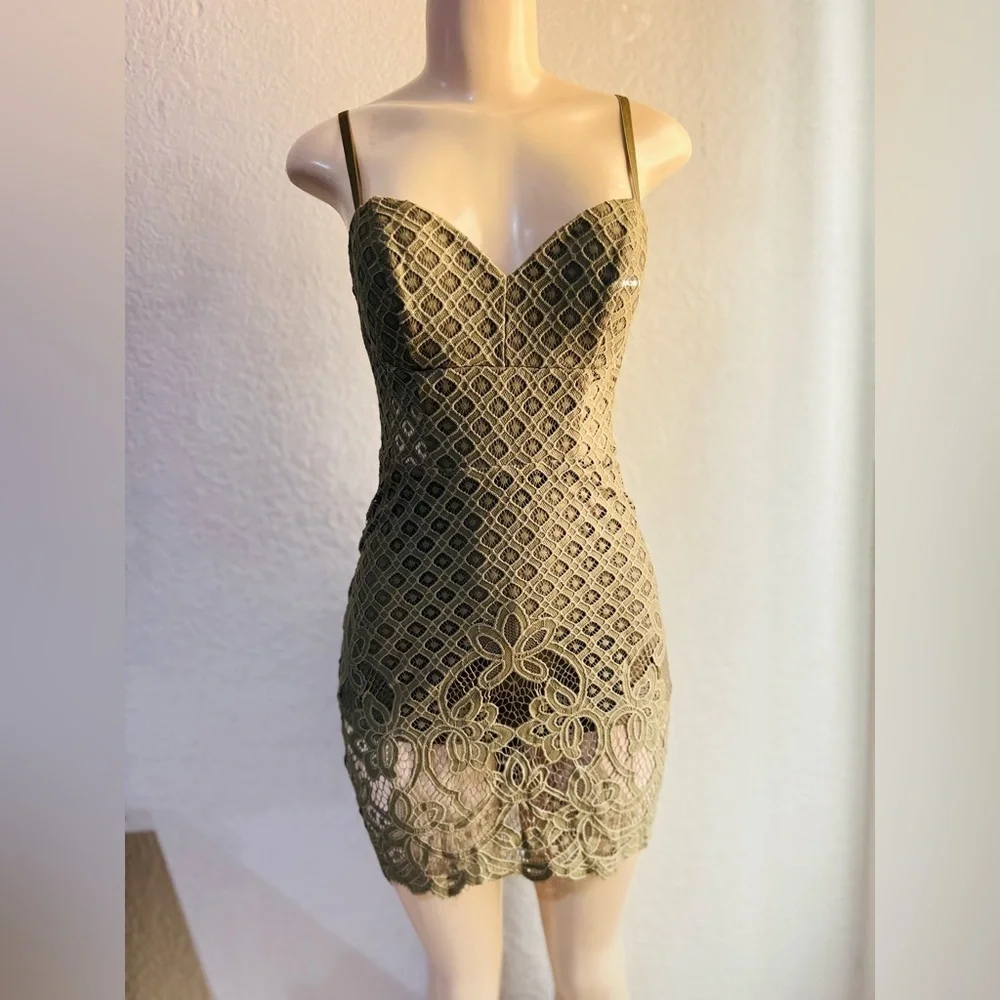 bebe green lace dress Olive Size 2 shorts under dress Maternity dress